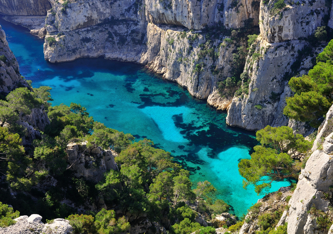 Provençal Charm: Aix-en-Provence & Cassis Escape