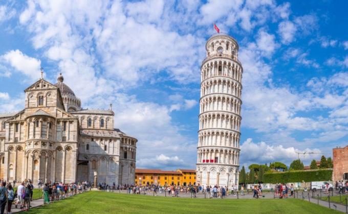 Pisa & San Gimignano